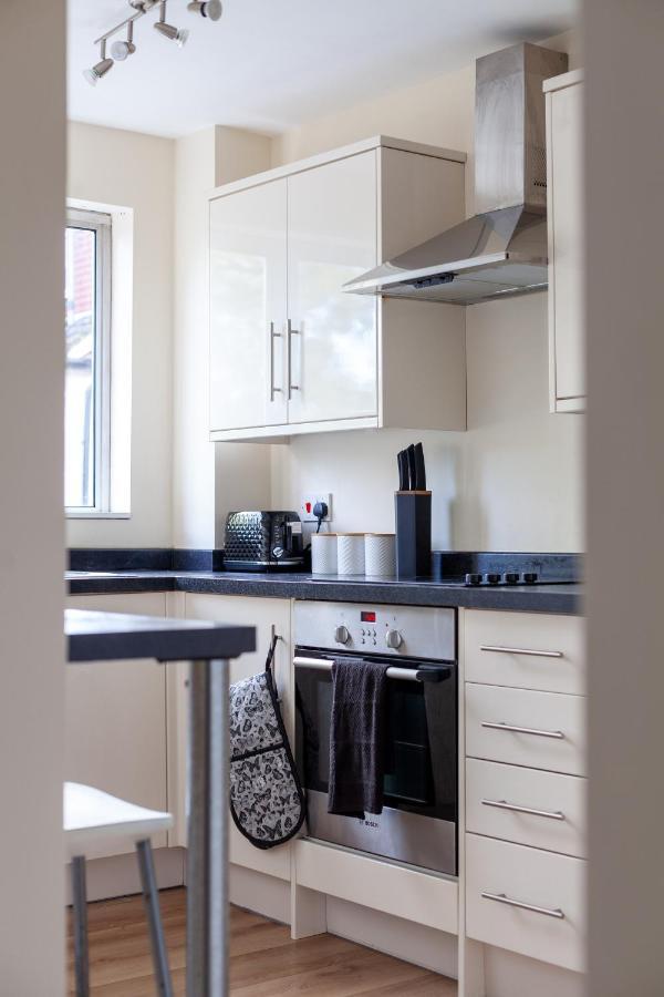 Lovely Studio Flat In Wimbledon W/ Free Parking London Eksteriør bilde