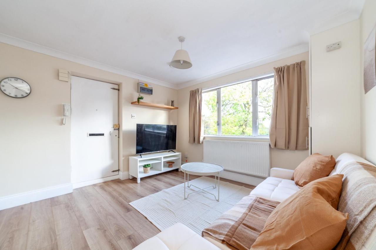 Lovely Studio Flat In Wimbledon W/ Free Parking London Eksteriør bilde