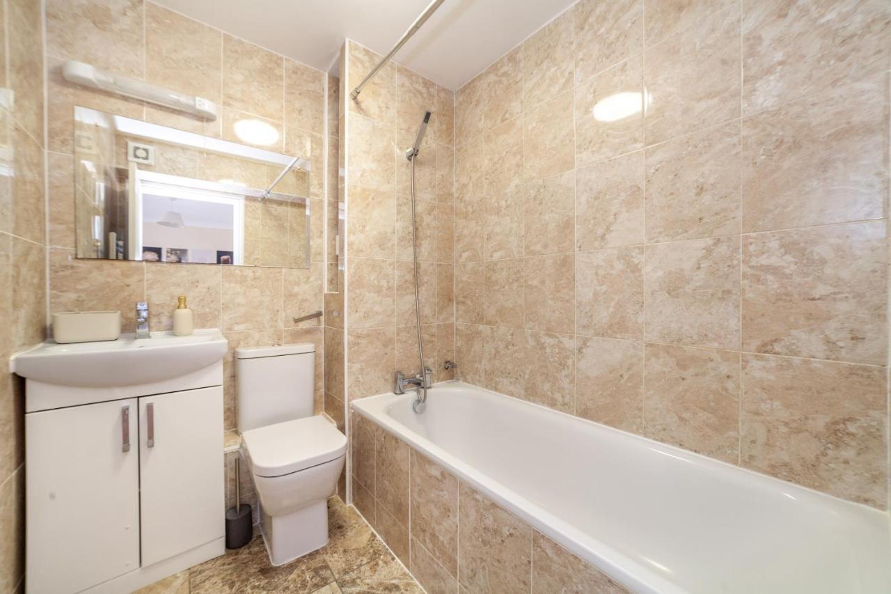 Lovely Studio Flat In Wimbledon W/ Free Parking London Eksteriør bilde