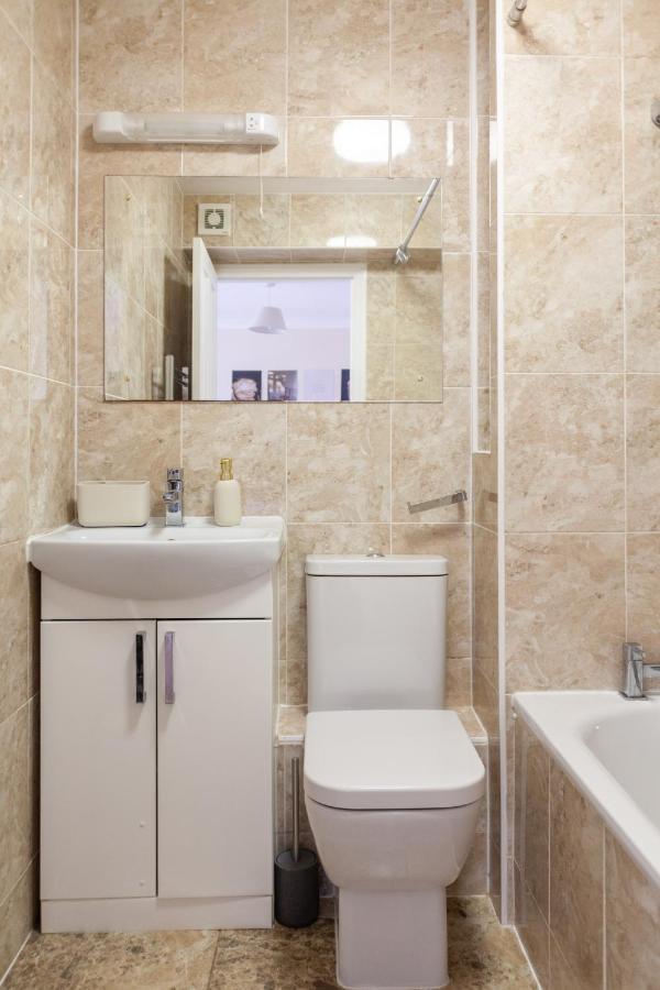 Lovely Studio Flat In Wimbledon W/ Free Parking London Eksteriør bilde