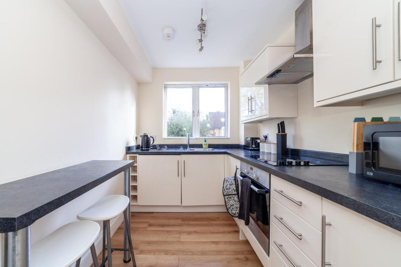 Lovely Studio Flat In Wimbledon W/ Free Parking London Eksteriør bilde