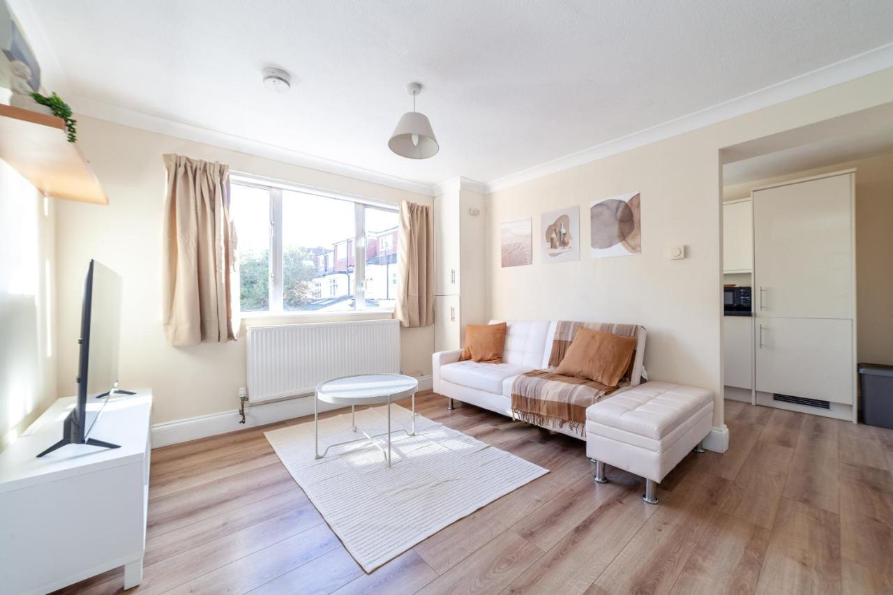 Lovely Studio Flat In Wimbledon W/ Free Parking London Eksteriør bilde