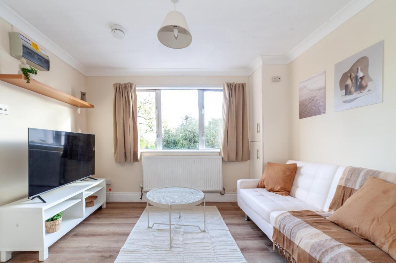 Lovely Studio Flat In Wimbledon W/ Free Parking London Eksteriør bilde